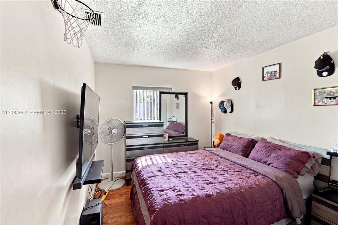 For Sale: $379,000 (3 beds, 2 baths, 1440 Square Feet)