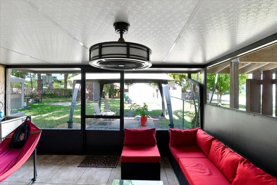 For Sale: $379,000 (3 beds, 2 baths, 1440 Square Feet)