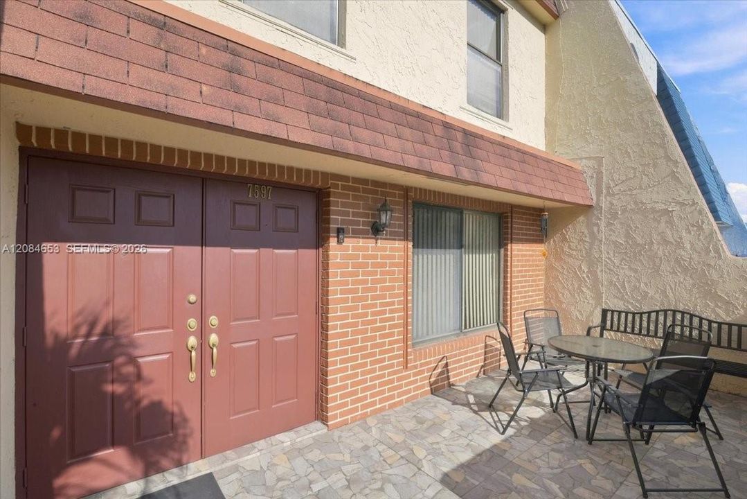 For Sale: $379,000 (3 beds, 2 baths, 1440 Square Feet)