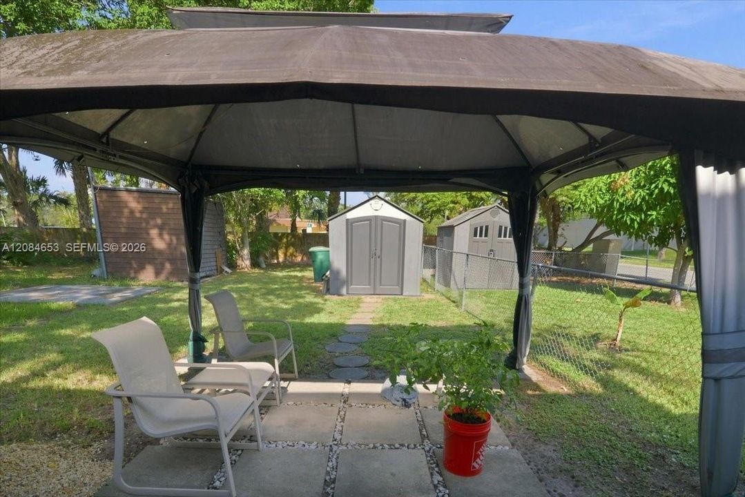 For Sale: $379,000 (3 beds, 2 baths, 1440 Square Feet)