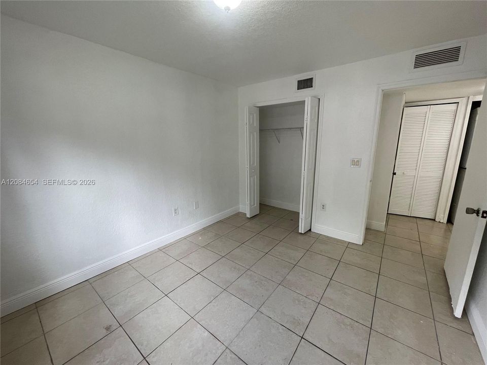 For Rent: $2,100 (3 beds, 2 baths, 1099 Square Feet)