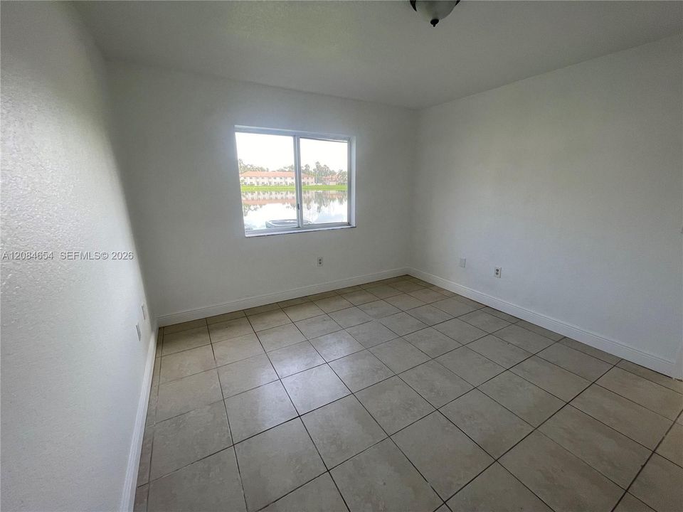 For Rent: $2,100 (3 beds, 2 baths, 1099 Square Feet)