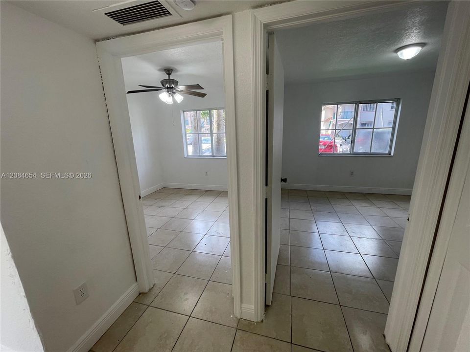 For Rent: $2,100 (3 beds, 2 baths, 1099 Square Feet)