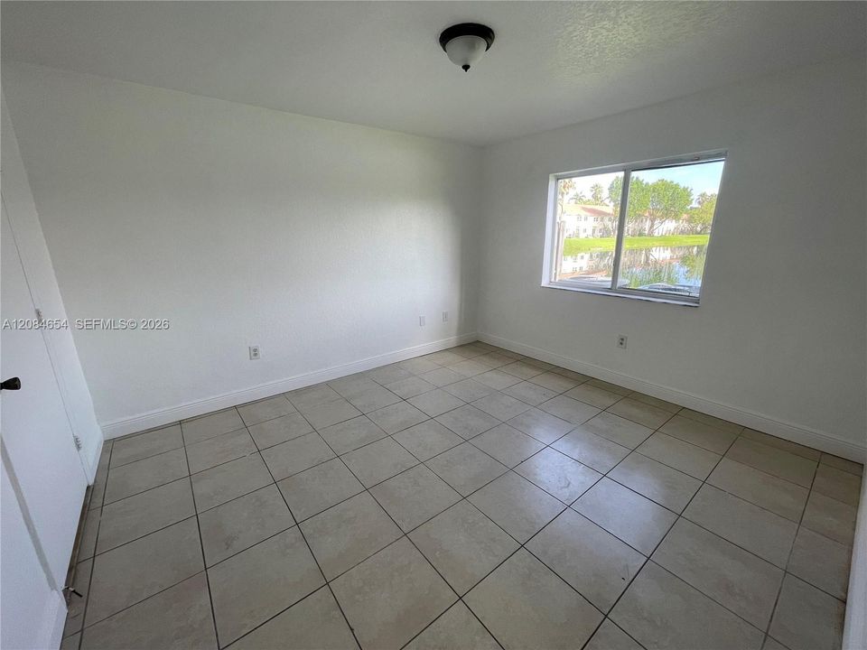 For Rent: $2,100 (3 beds, 2 baths, 1099 Square Feet)