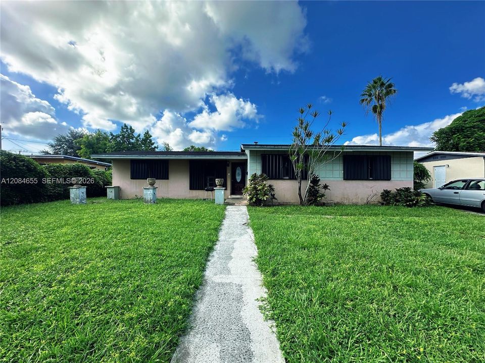 En Venta: $460,000 (3 camas, 2 baños, 1170 Pies cuadrados)