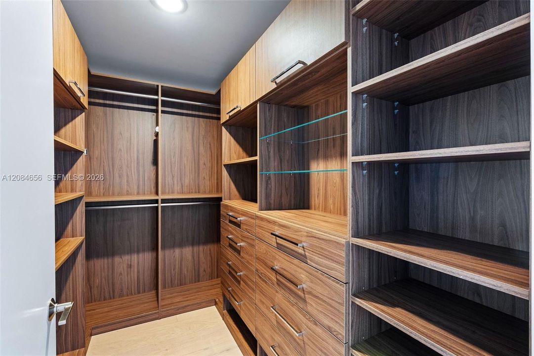 В аренду: $24,500 (3 спален, 4 ванн, 2315 Квадратных фут)