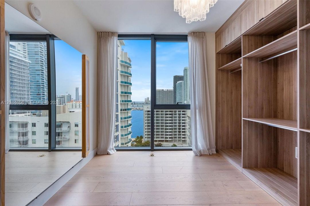 В аренду: $24,500 (3 спален, 4 ванн, 2315 Квадратных фут)