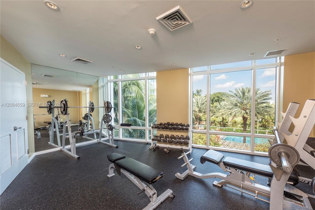 For Sale: $284,900 (1 beds, 1 baths, 920 Square Feet)
