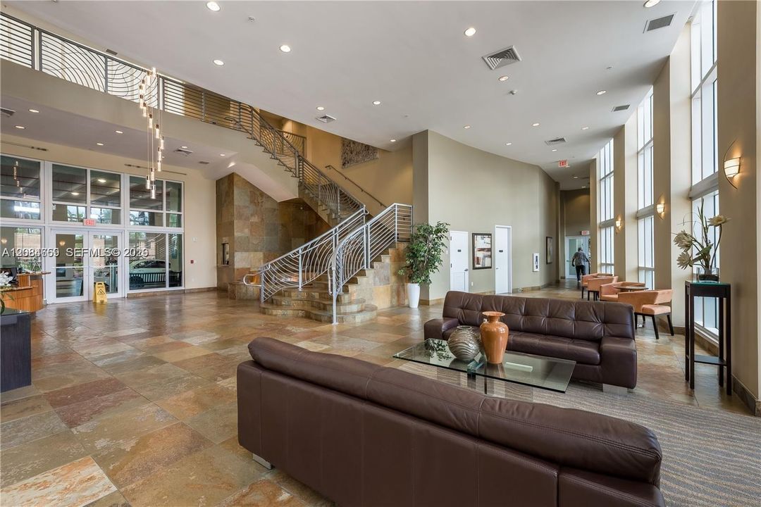 For Sale: $284,900 (1 beds, 1 baths, 920 Square Feet)