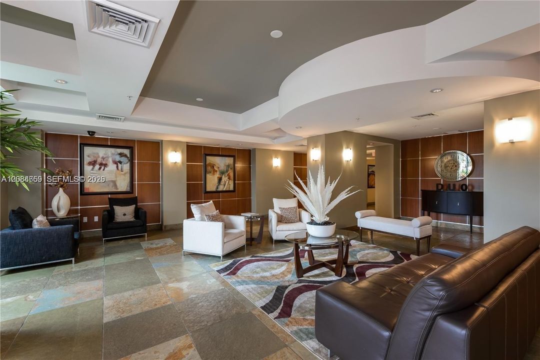 For Sale: $284,900 (1 beds, 1 baths, 920 Square Feet)