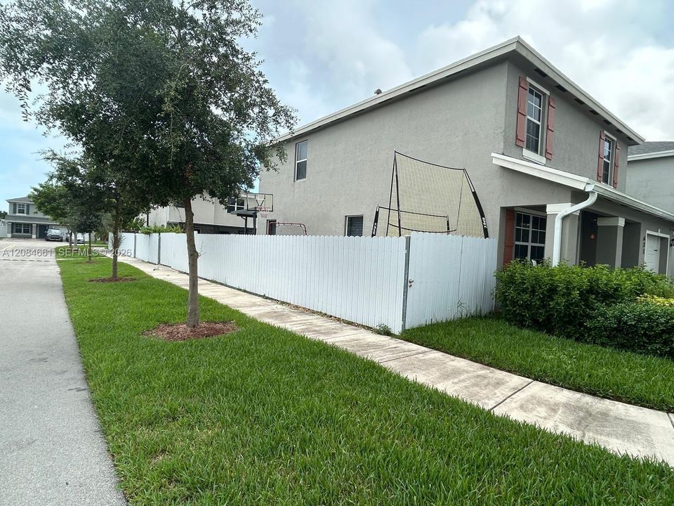 For Sale: $615,000 (4 beds, 3 baths, 2154 Square Feet)