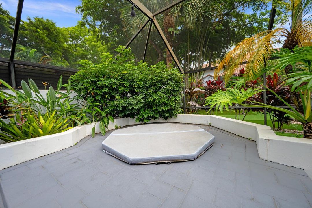 Hot-Tub