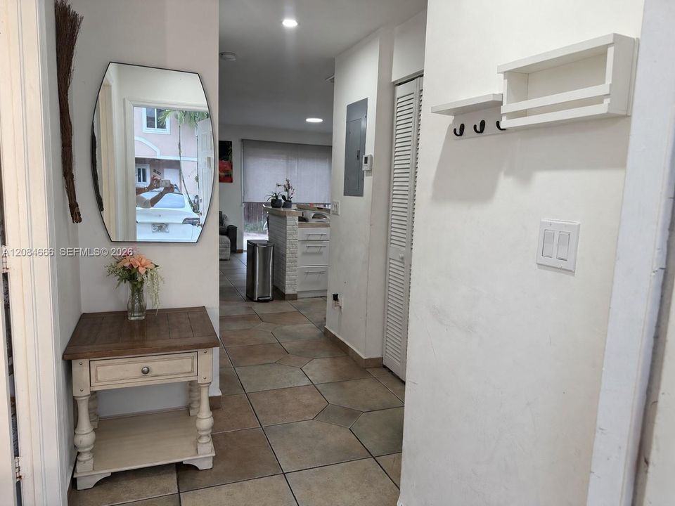 En Renta: $3,400 (4 camas, 3 baños, 1386 Pies cuadrados)