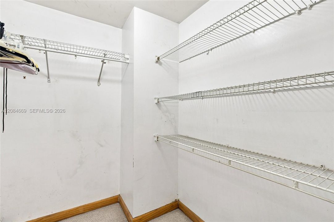 For Sale: $335,000 (2 beds, 2 baths, 1209 Square Feet)