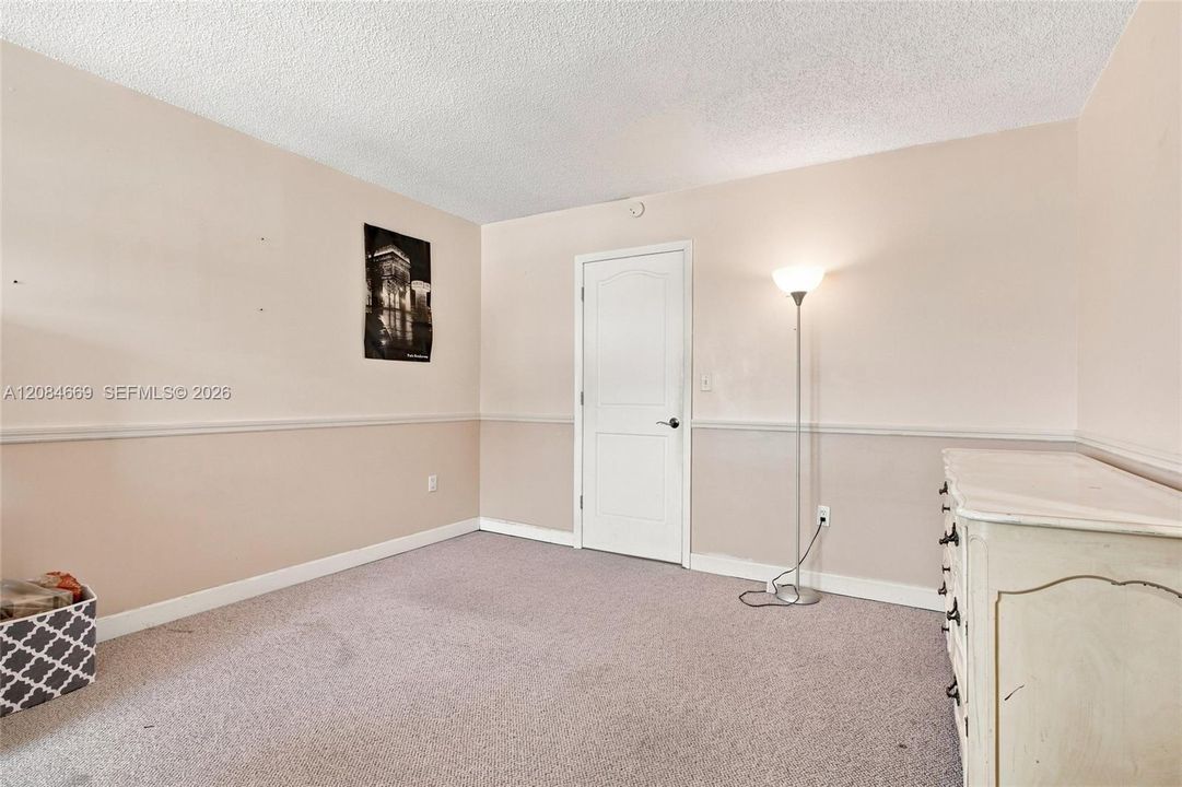 For Sale: $335,000 (2 beds, 2 baths, 1209 Square Feet)