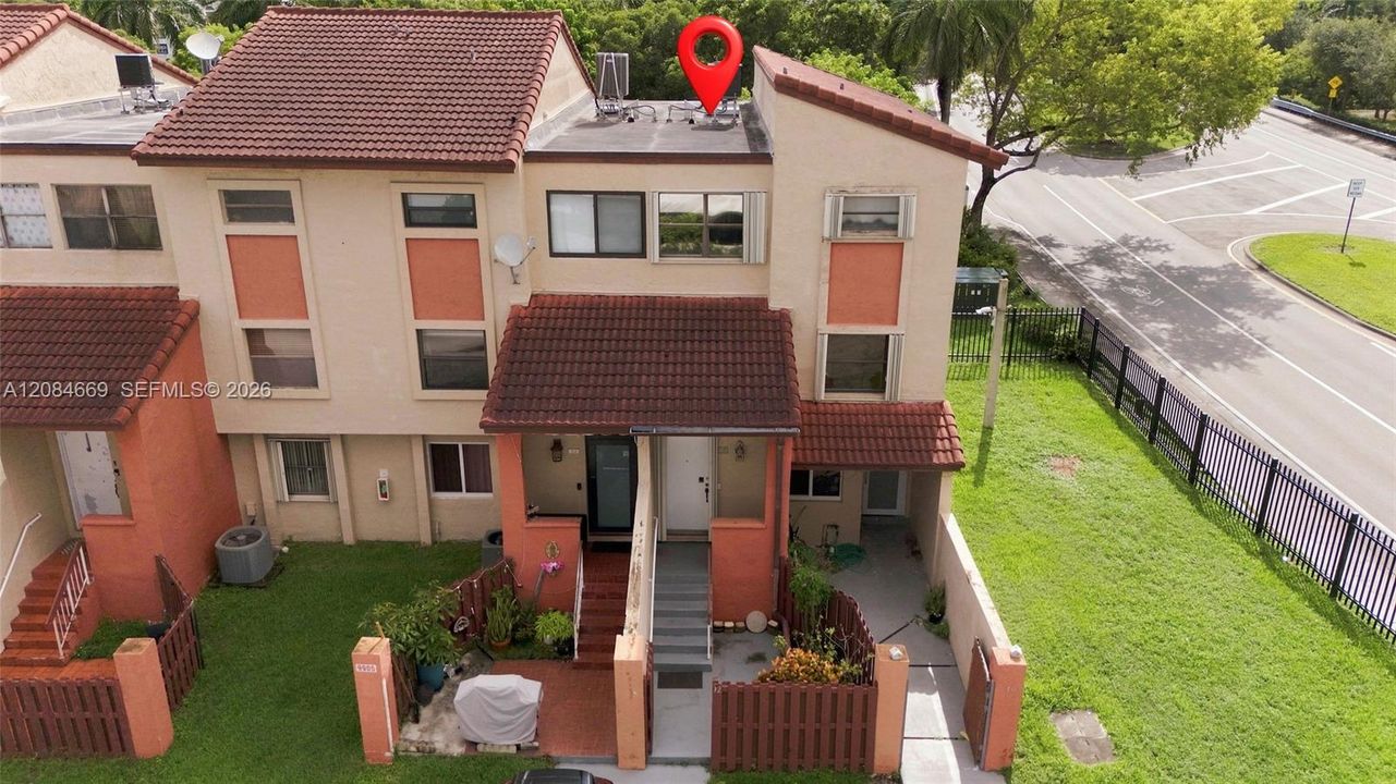 For Sale: $335,000 (2 beds, 2 baths, 1209 Square Feet)