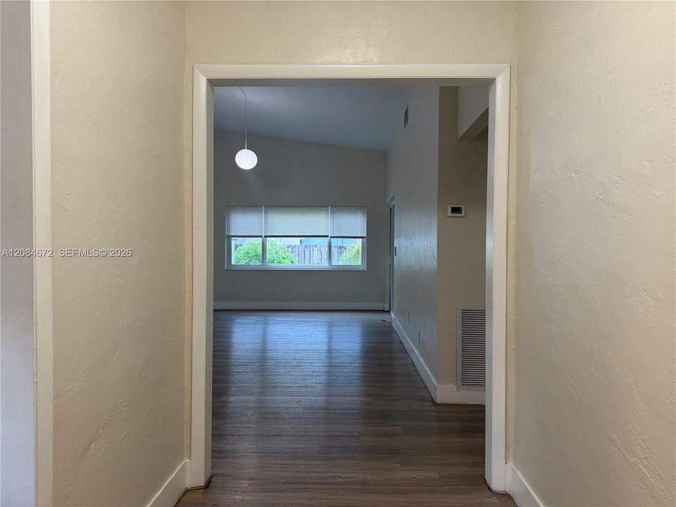 For Rent: $3,200 (3 beds, 1 baths, 1604 Square Feet)