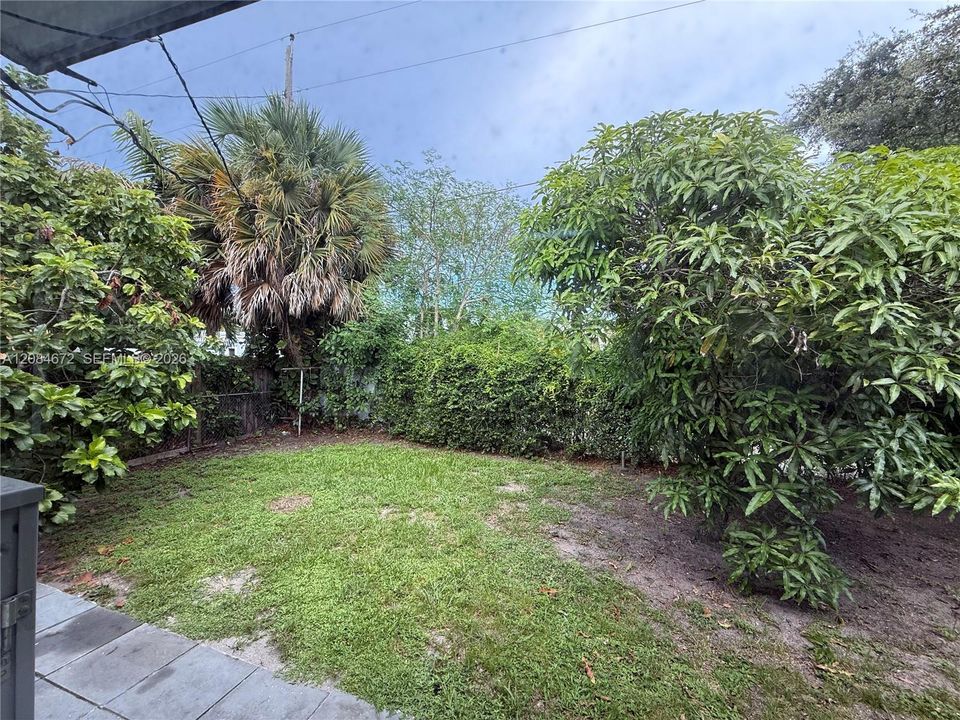 For Rent: $3,200 (3 beds, 1 baths, 1604 Square Feet)