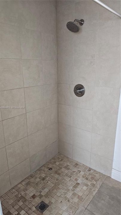 For Rent: $1,500 (1 beds, 1 baths, 2143 Square Feet)