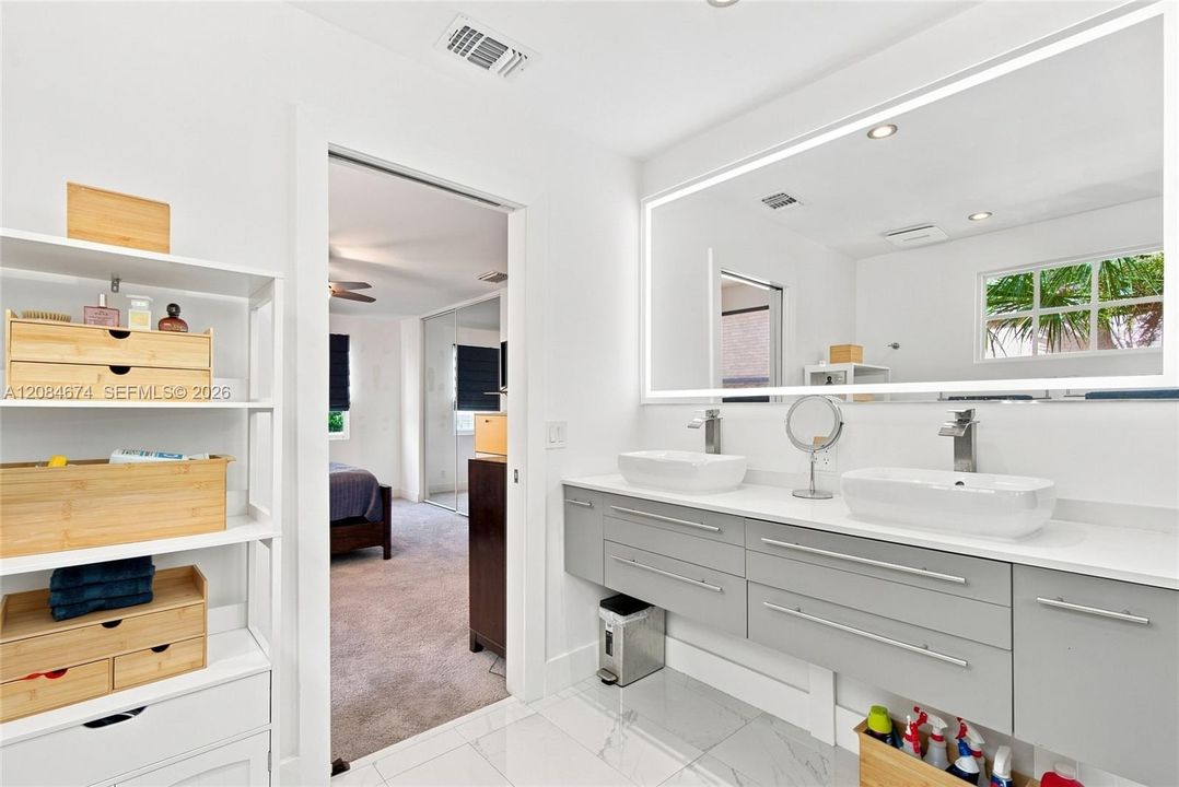 For Sale: $549,999 (3 beds, 2 baths, 1581 Square Feet)