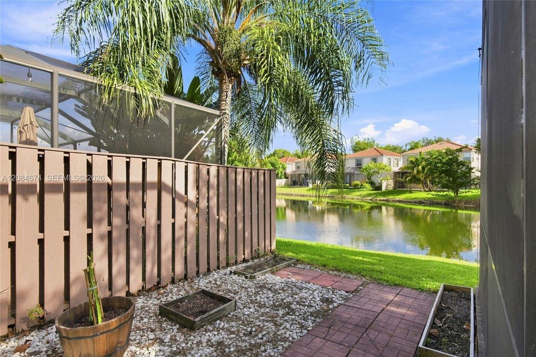 For Sale: $549,999 (3 beds, 2 baths, 1581 Square Feet)