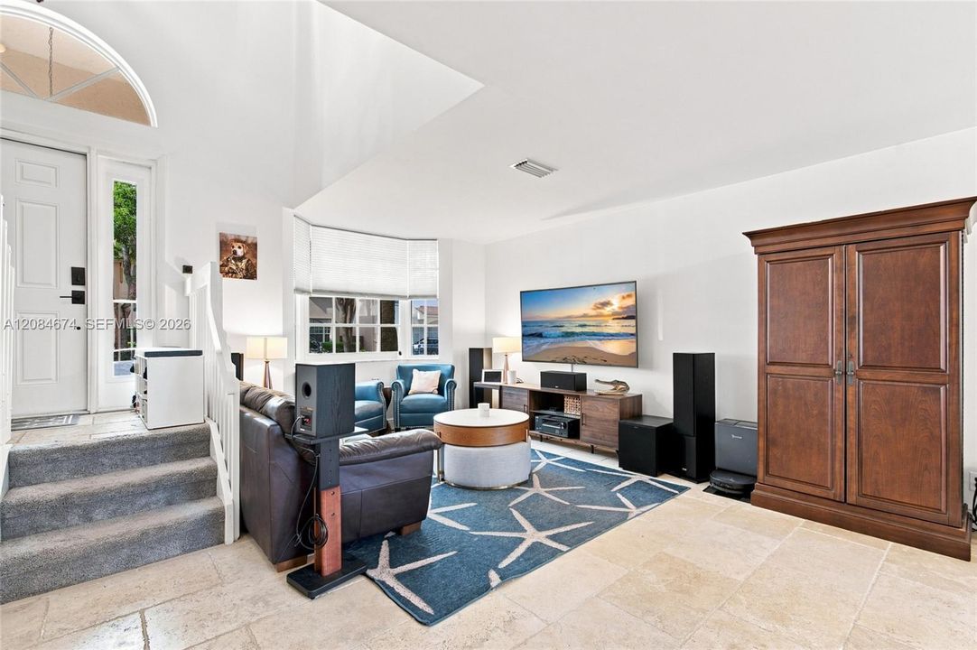 For Sale: $549,999 (3 beds, 2 baths, 1581 Square Feet)