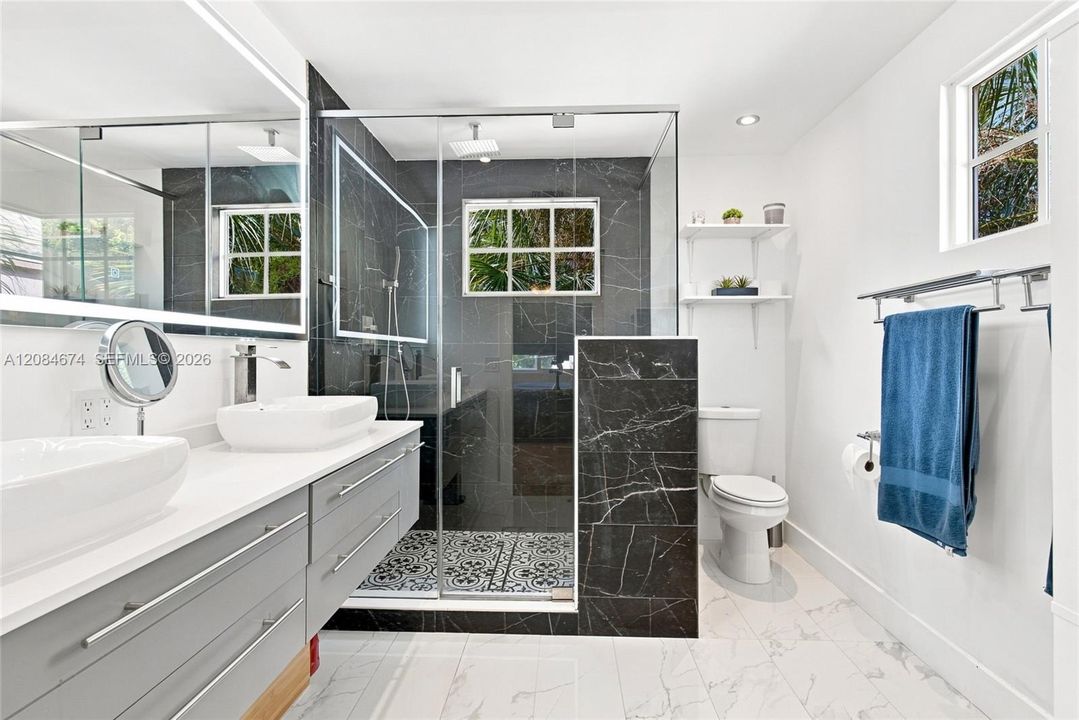 For Sale: $549,999 (3 beds, 2 baths, 1581 Square Feet)