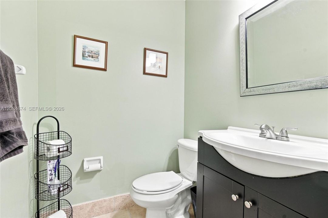 For Sale: $549,999 (3 beds, 2 baths, 1581 Square Feet)