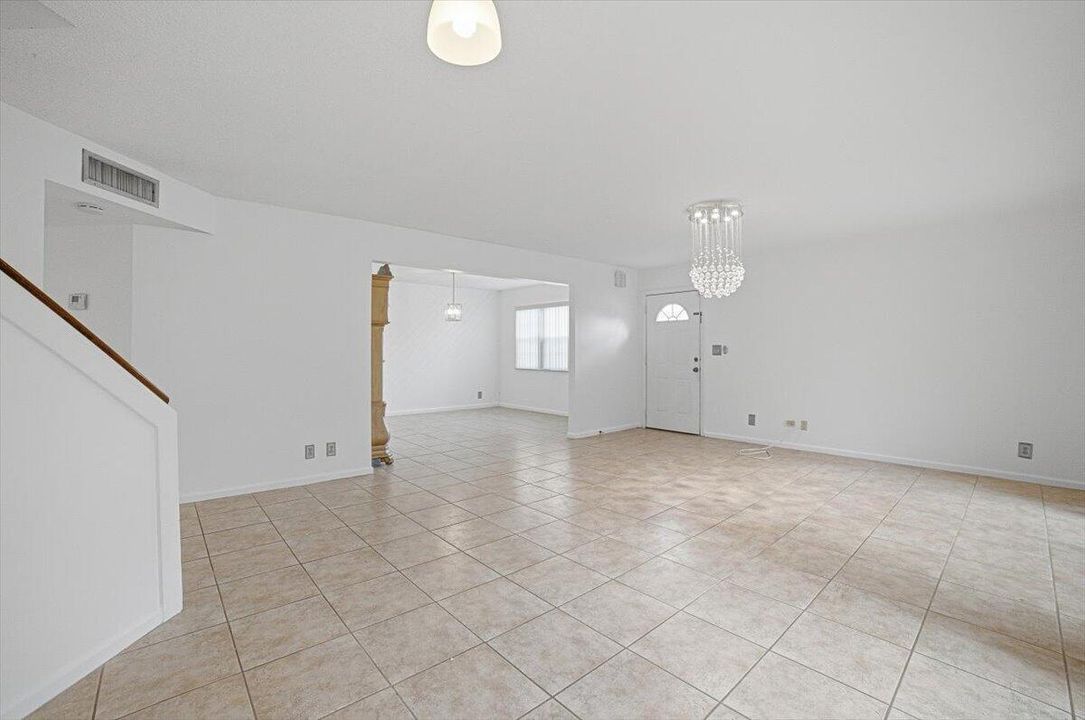 18-Livingroom-B