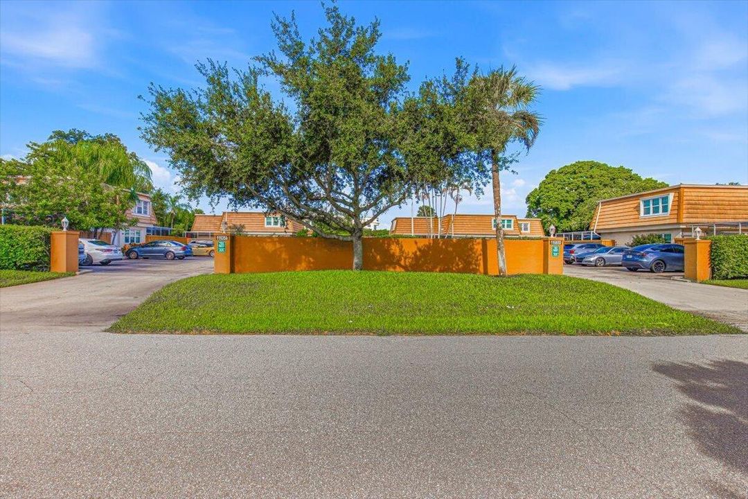 09-Community Entrance