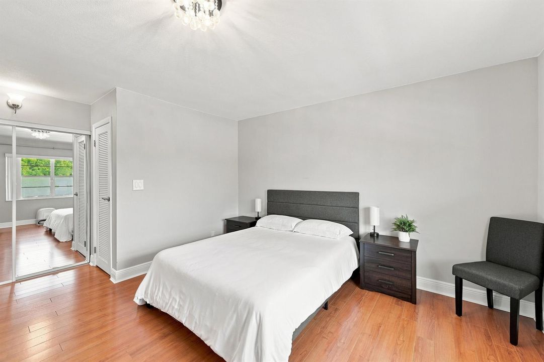 17_bedroom