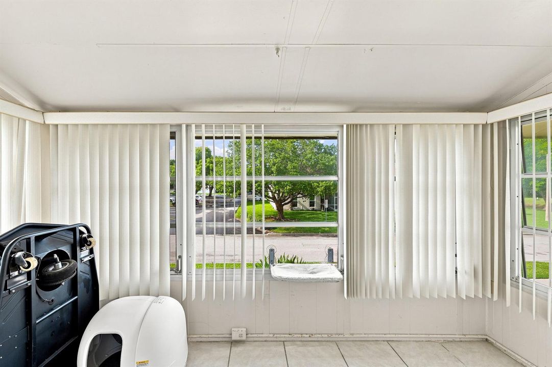 23_sun room