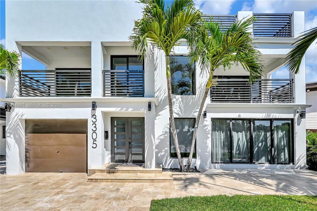 For Sale: $2,599,000 (3 beds, 3 baths, 2909 Square Feet)