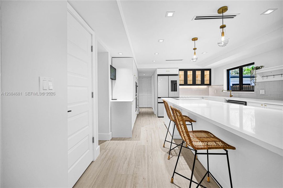 For Sale: $2,599,000 (3 beds, 3 baths, 2909 Square Feet)