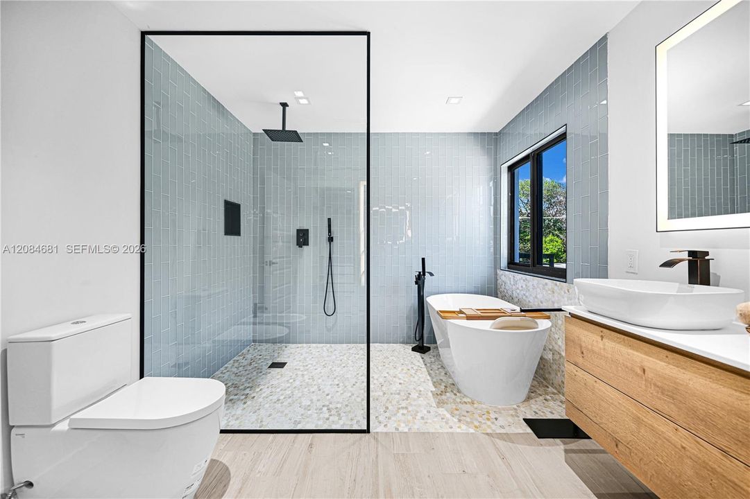 For Sale: $2,599,000 (3 beds, 3 baths, 2909 Square Feet)