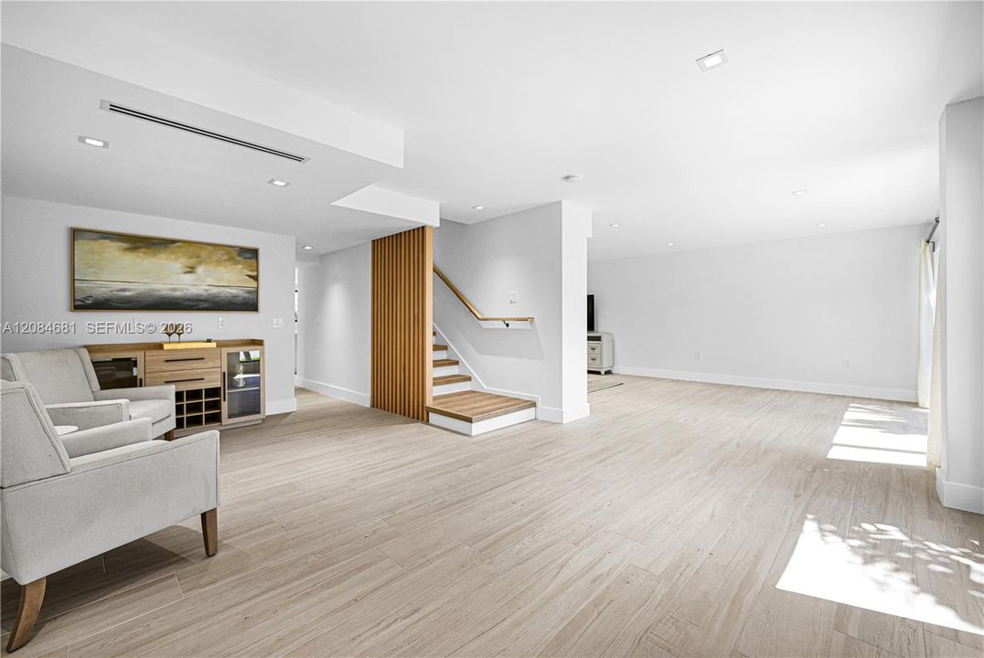 For Sale: $2,599,000 (3 beds, 3 baths, 2909 Square Feet)