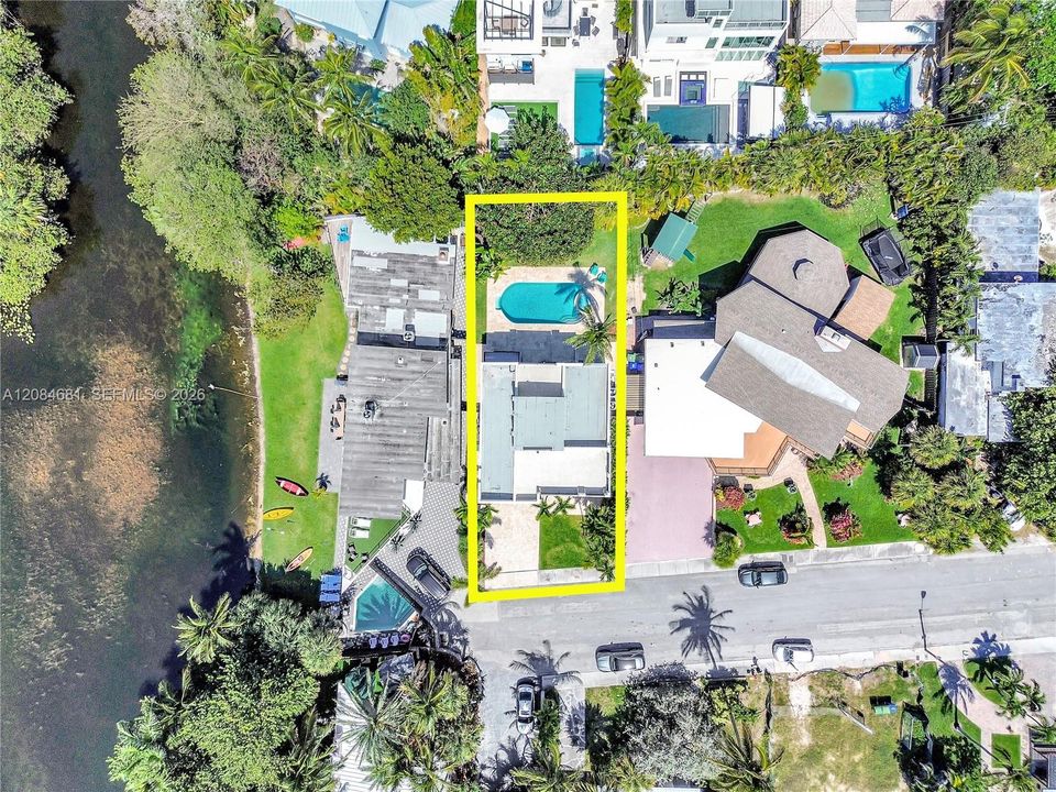 For Sale: $2,599,000 (3 beds, 3 baths, 2909 Square Feet)