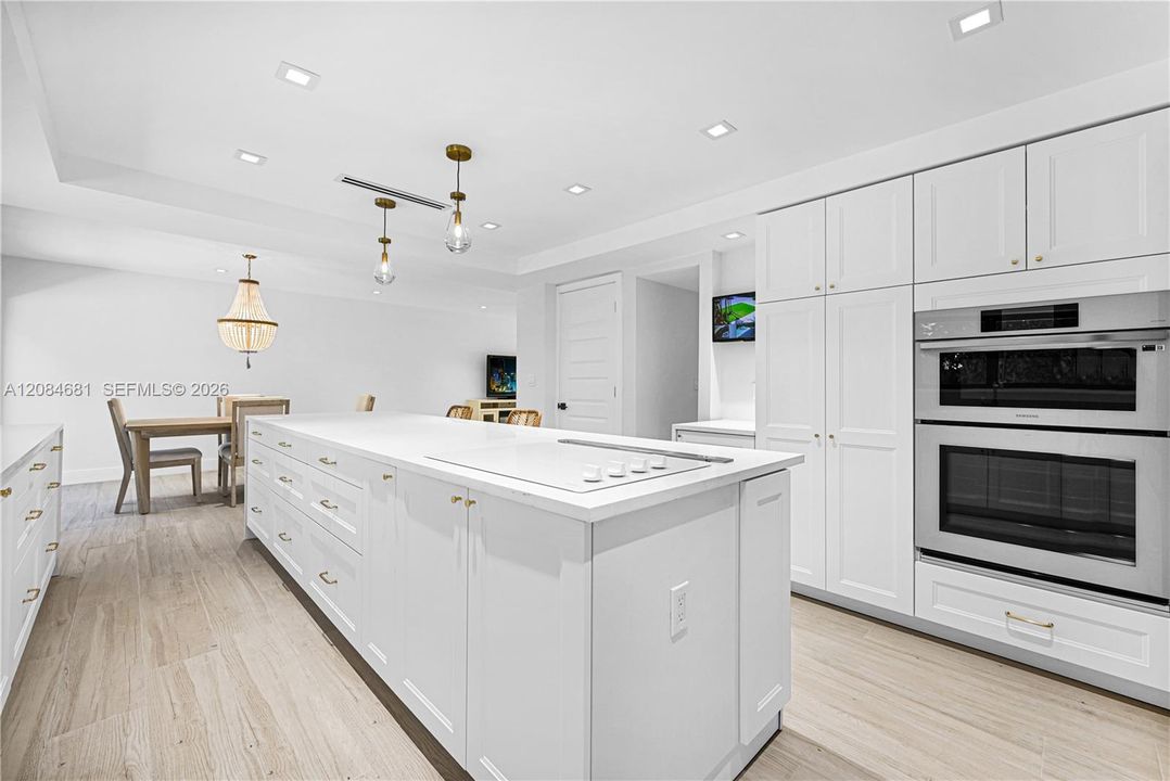 For Sale: $2,599,000 (3 beds, 3 baths, 2909 Square Feet)
