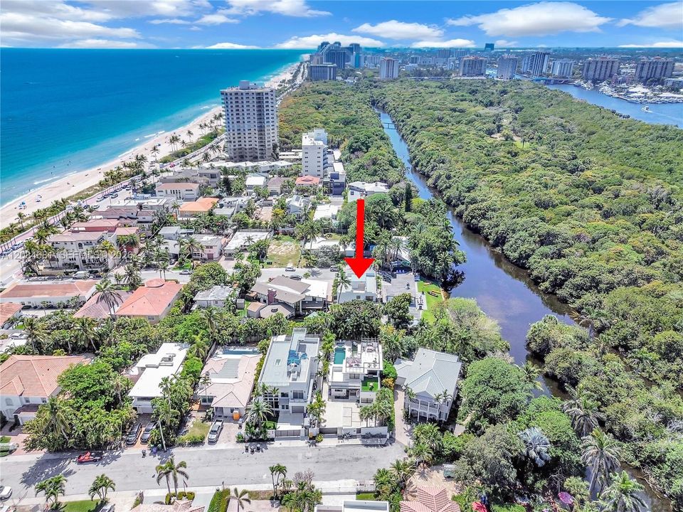 For Sale: $2,599,000 (3 beds, 3 baths, 2909 Square Feet)