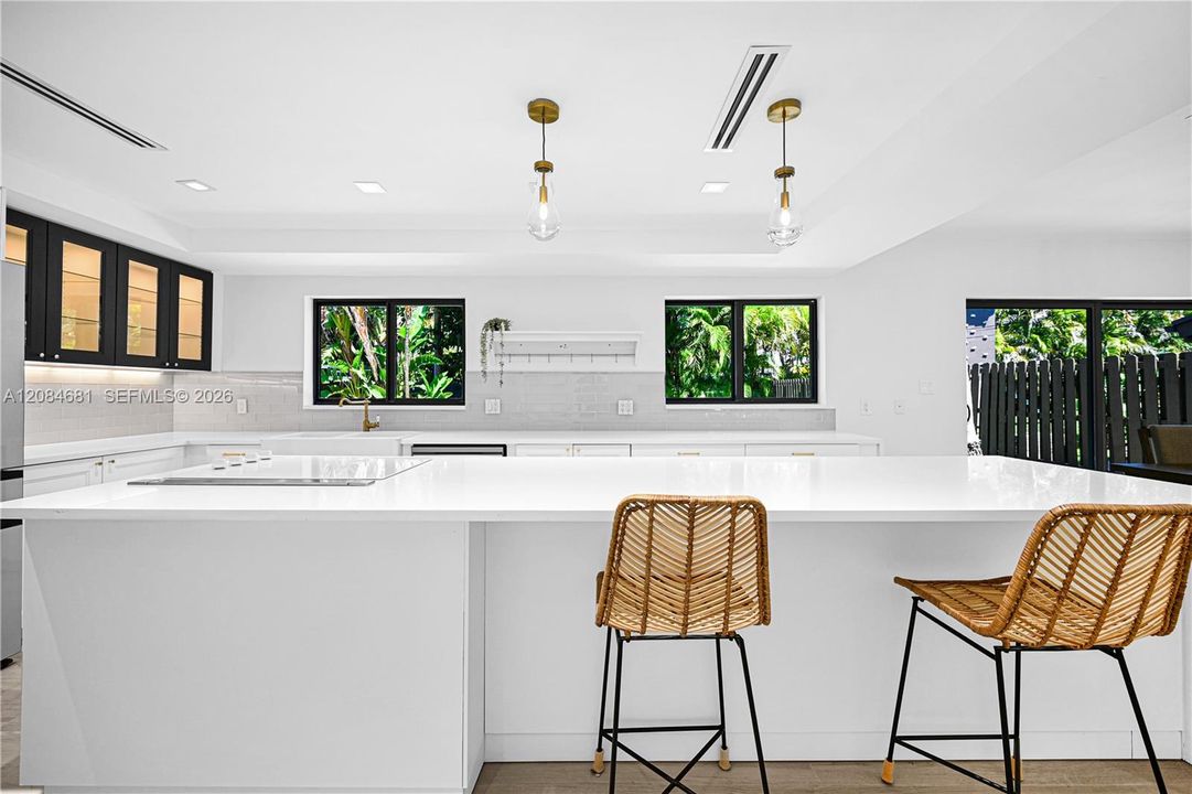 For Sale: $2,599,000 (3 beds, 3 baths, 2909 Square Feet)