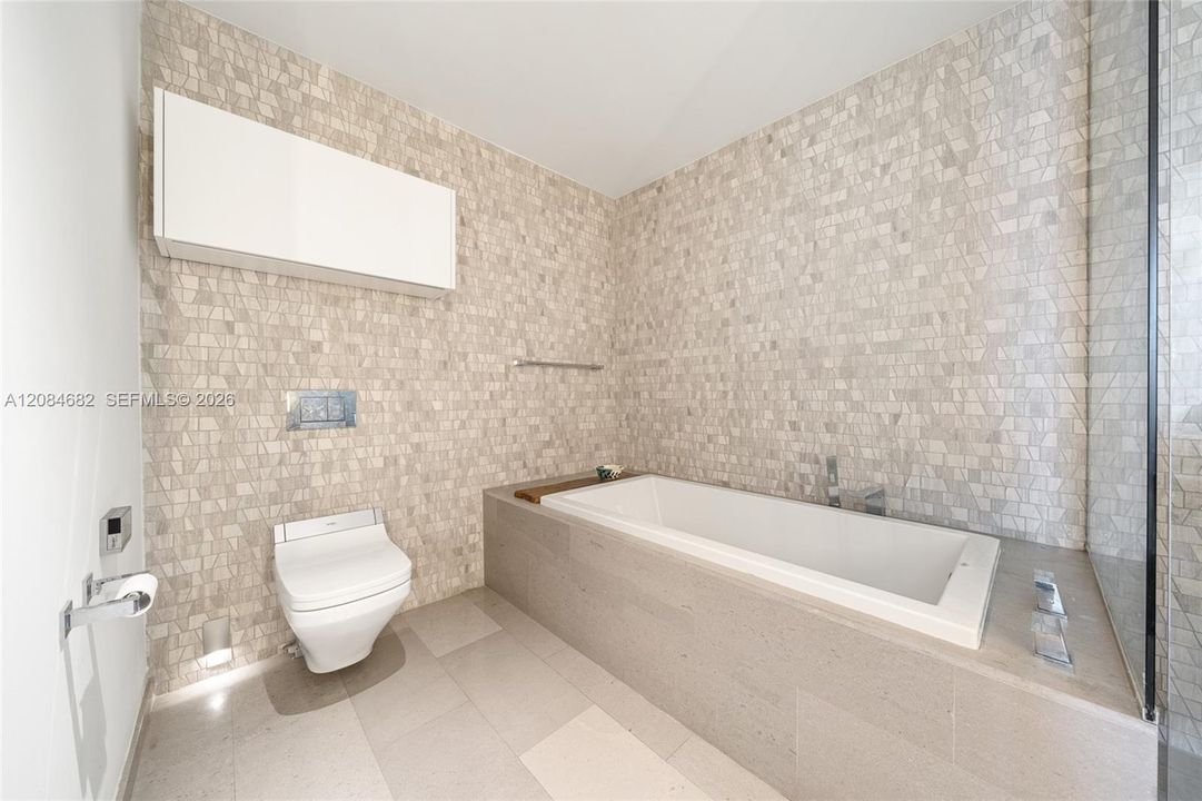 For Rent: $9,000 (3 beds, 3 baths, 1664 Square Feet)