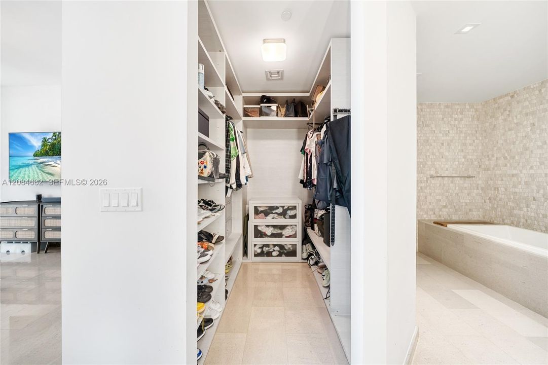 For Rent: $9,000 (3 beds, 3 baths, 1664 Square Feet)