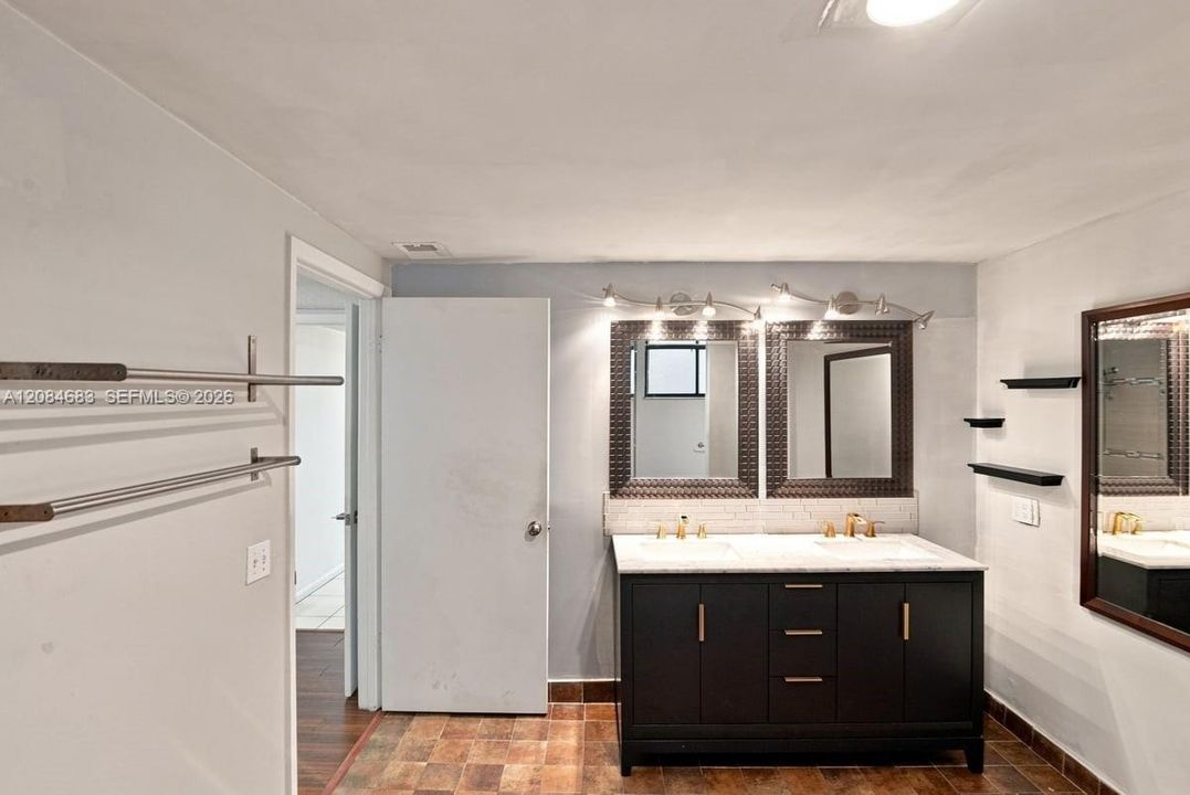 En Renta: $2,750 (2 camas, 2 baños, 1428 Pies cuadrados)