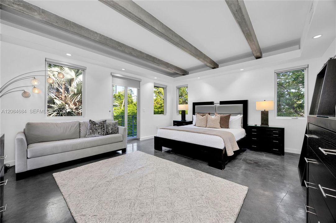 For Sale: $2,495,000 (4 beds, 3 baths, 2909 Square Feet)