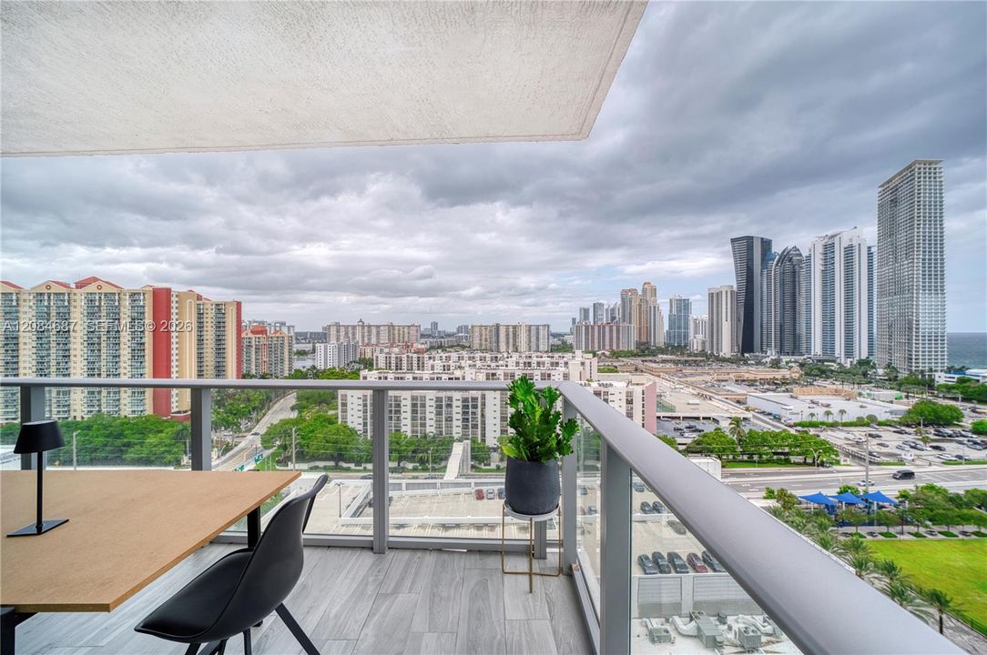 For Sale: $1,370,000 (3 beds, 3 baths, 1892 Square Feet)