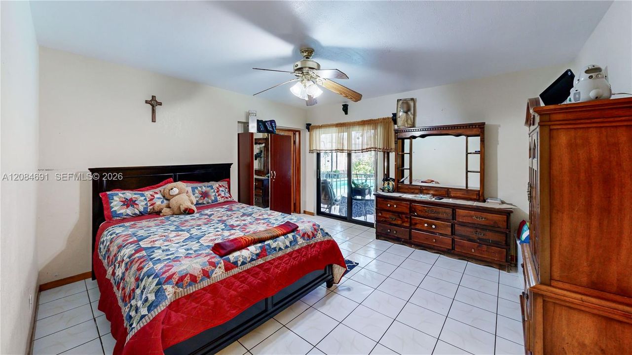 For Sale: $719,900 (6 beds, 4 baths, 2684 Square Feet)