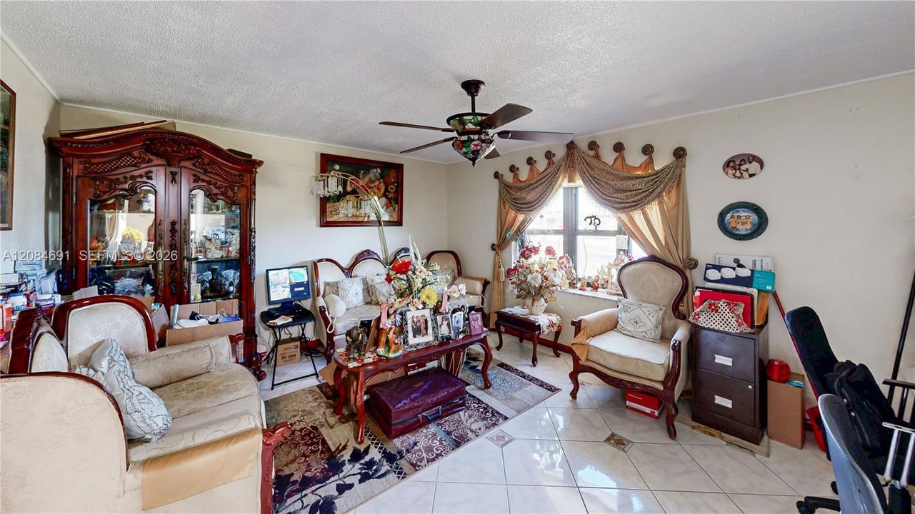 For Sale: $719,900 (6 beds, 4 baths, 2684 Square Feet)