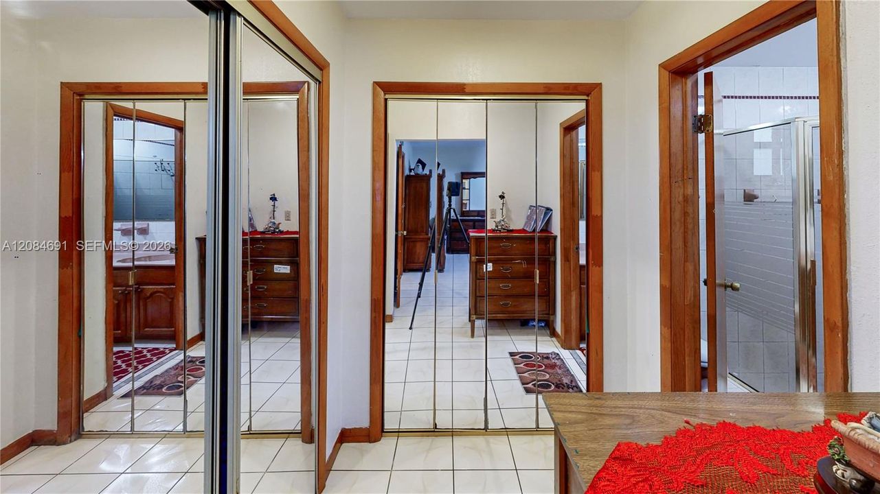 For Sale: $719,900 (6 beds, 4 baths, 2684 Square Feet)