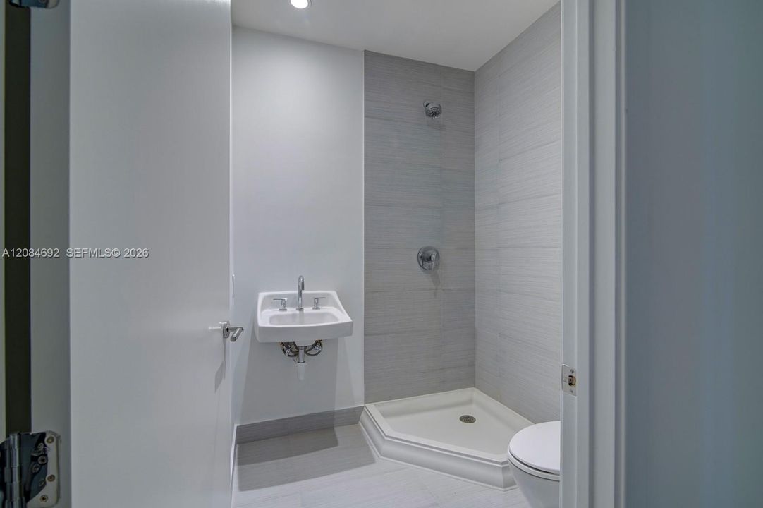 В аренду: $45,000 (3 спален, 4 ванн, 3334 Квадратных фут)