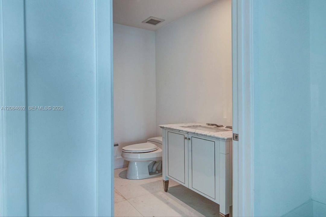 В аренду: $45,000 (3 спален, 4 ванн, 3334 Квадратных фут)